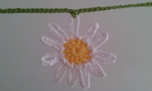 Crochet Daisy Bunting